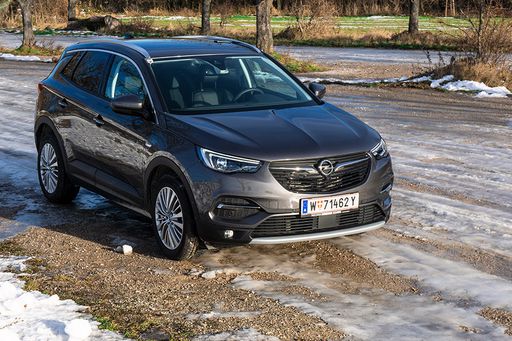 2019 kommt ein neuer Opel Corsa, ein neuer Opel Vivaro und ein neuer Opel Grandland X Plug-In Hybrid.